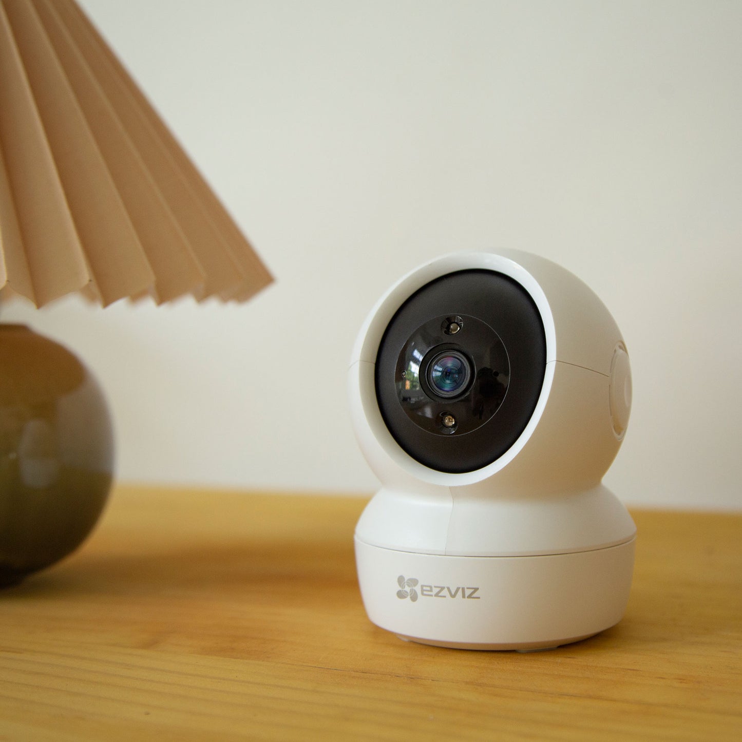 EZVIZ Indoor Schwenk & Neige Überwachungskamera | 360° Sichtfeld | C6N