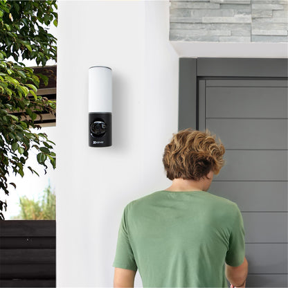 EZVIZ LC3 Intelligente LED Sicherheitswandleuchte mit integrierter 4MP Kamera